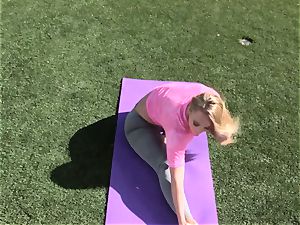 AJ Applegate outdoor yoga pummel